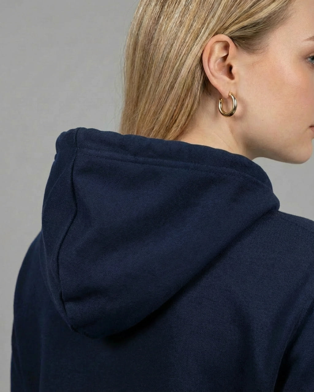Lamaste Hoodie in French-Navy, Detailansicht Kapuze. Spiritueller Yoga Hoodie Lamasté, Yoga Bekleidung, spirituelles Lam...