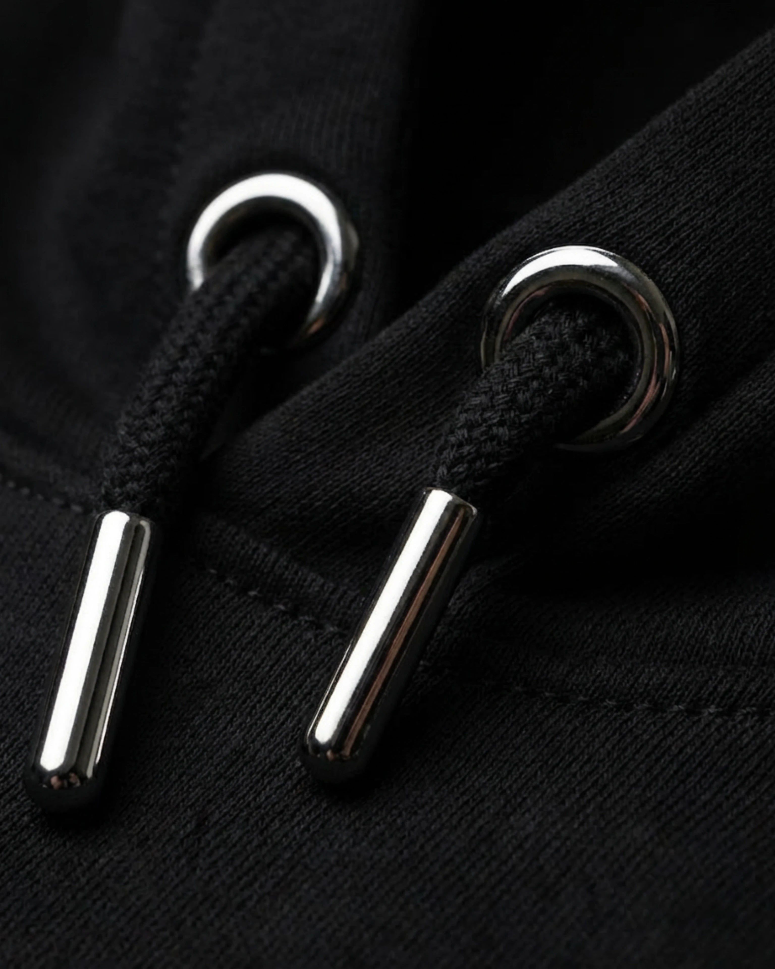 Lamaste Hoodie in Schwarz, Detailansicht des Drucks mit hochwertigem Design und klaren Linien. Lama Hoodie, gemütlicher ...