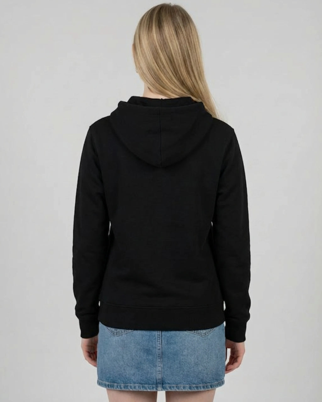 Lamaste Hoodie in Schwarz, für Damen in Rückenansicht. entspannter Hoodie, nachhaltiger Hoodie, Zen Lama Grafik.