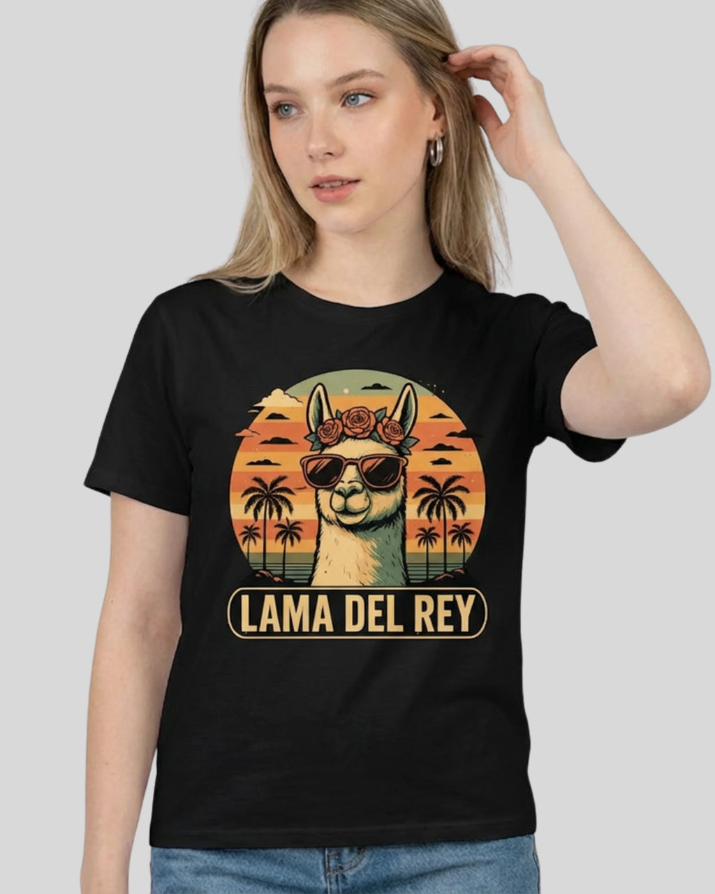 Lama Del Rey T-Shirt für Damen in Schwarz Frontalansicht. Nachhaltiges T-Shirt mit lustigem Spruch, ideal als Geschenkidee.