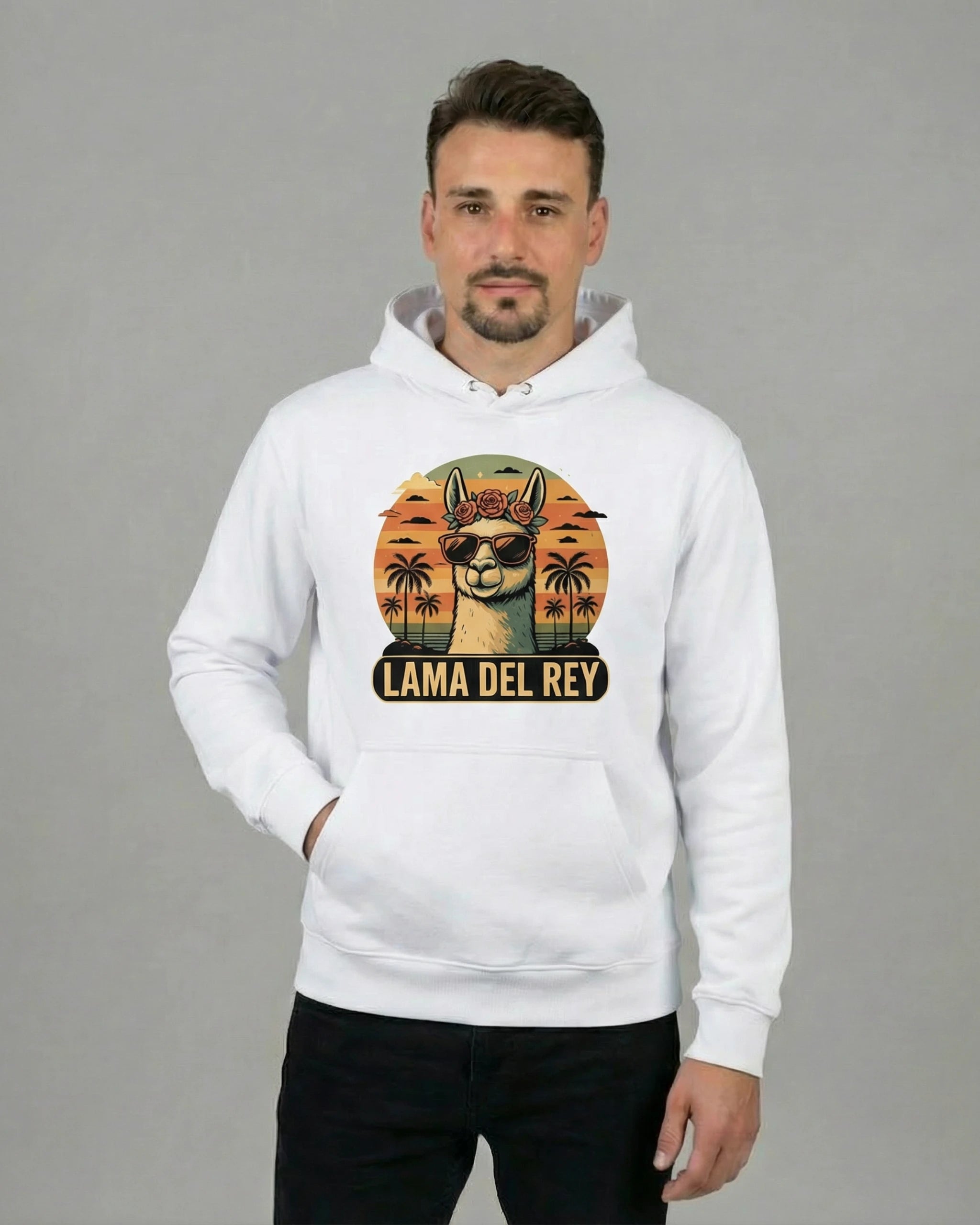 Lama Del Rey Hoodie in strahlendem Weiß für Herren Frontalansicht - Geschenk für Musikfans