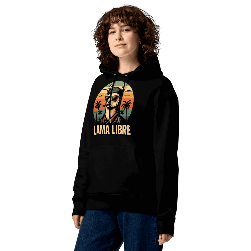 Detailaufnahme des Lama Libre Hoodies in Schwarz an einem weiblichen Model.
