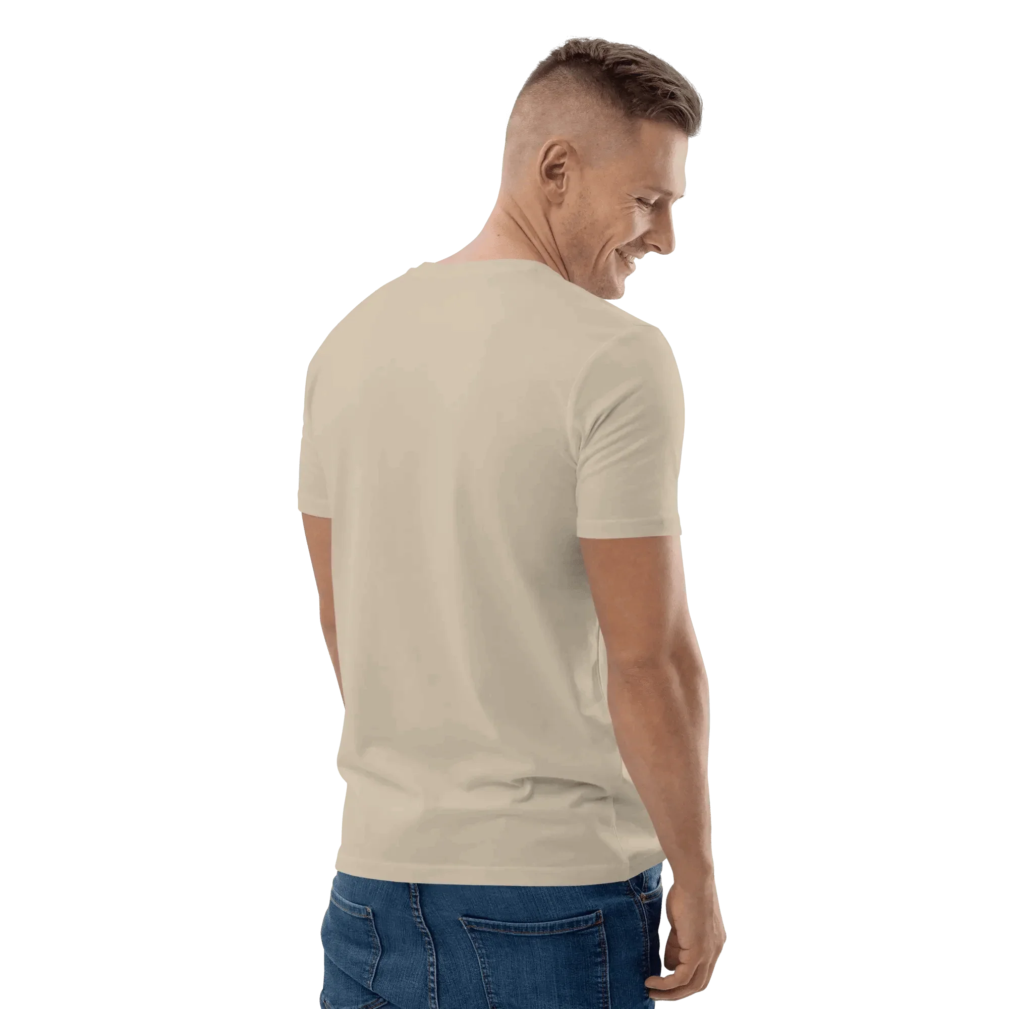 Rückseite des Lamaste T-Shirts in Desert Dust, getragen von einem männlichen Model.