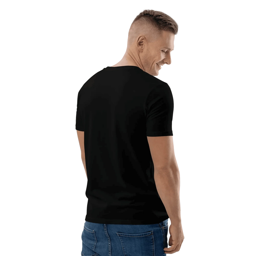 Rückseite des Lamaste T-Shirts in Schwarz, getragen von einem männlichen Model.