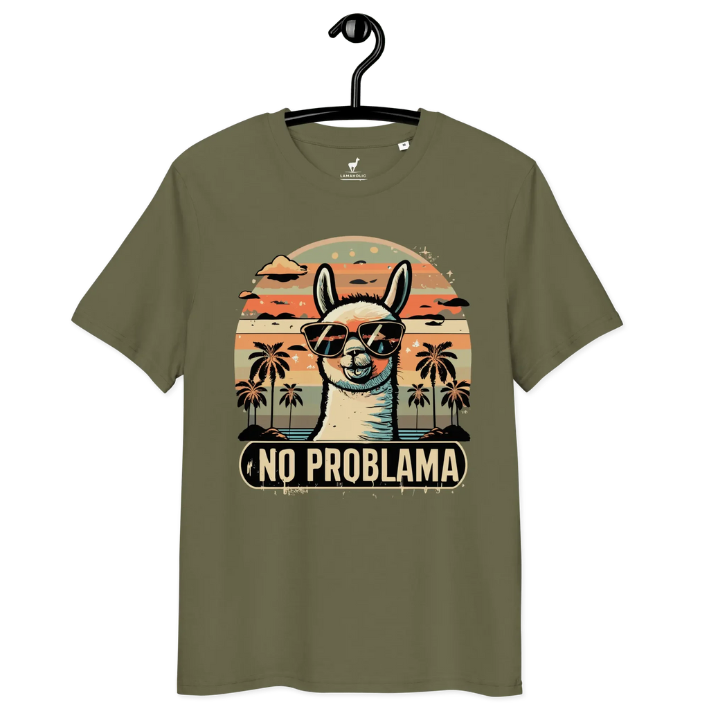 Lustiges Lama T-Shirt in Khaki, professionell auf einem Kleiderbügel präsentiert.