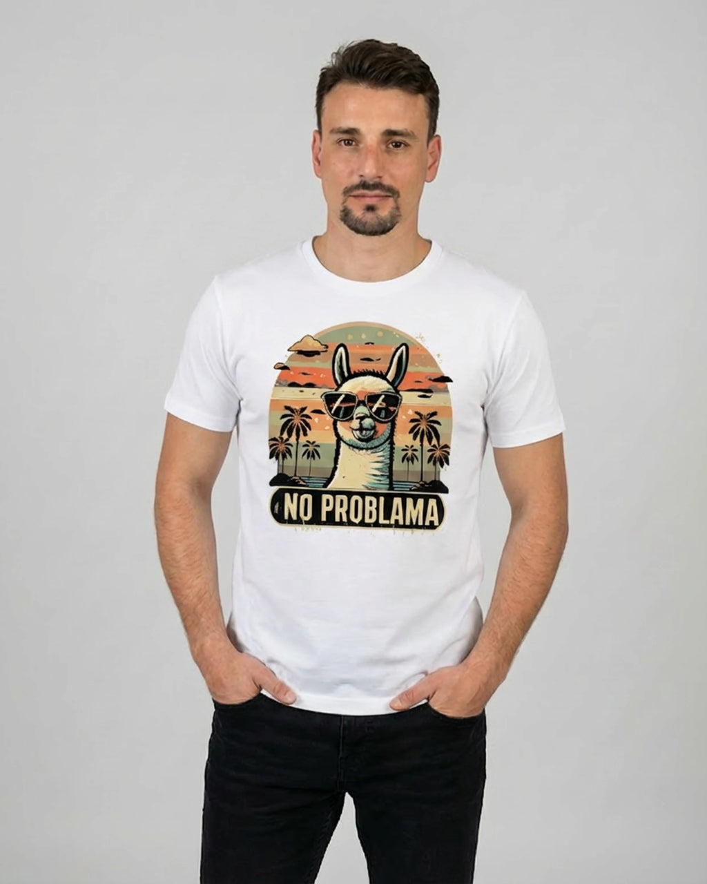 Cooles T-Shirt mit Spruch für Herren: Das "No Problama" Shirt in Weiss, Frontansicht am Model.