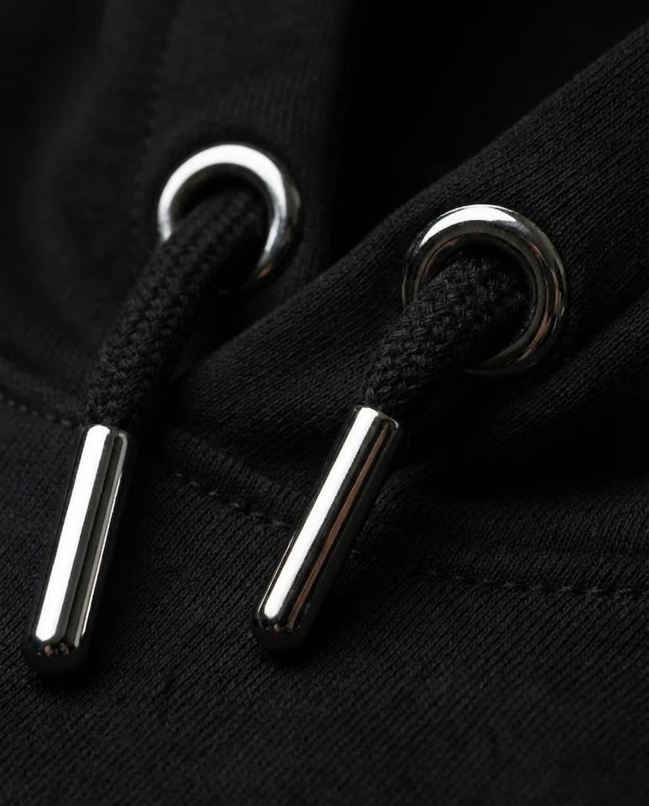 Detailaufnahme des 'Laminator'-Designs auf dem schwarzen Hoodie. Ein lustiges Geschenk für jeden Gamer.
